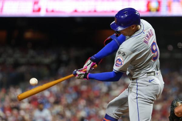 Mets use pitching, power to rout Phillies thumbnail