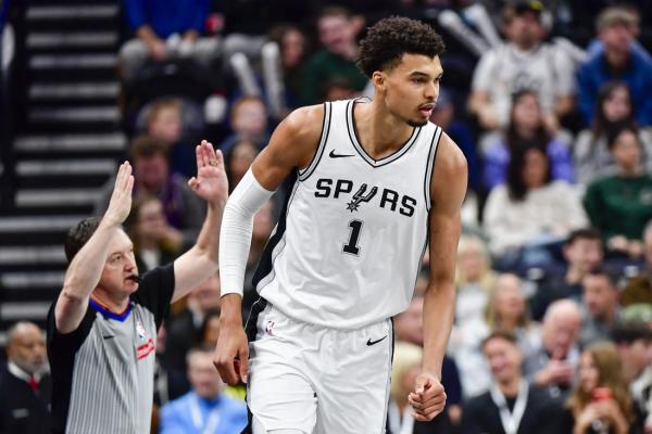 Spurs handle Jazz to stay alive in NBA Cup