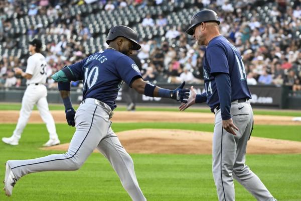 Eight-run first inning sparks Mariners' rout of White Sox