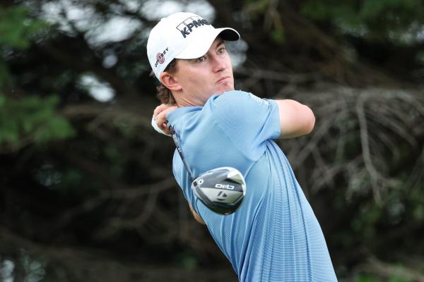 Maverick McNealy leans on brother Scout for more than just caddying