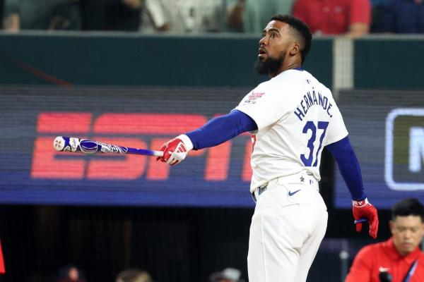 Dodgers OF Teoscar Hernandez wins Home Run Derby thumbnail