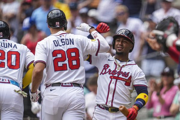 Braves use three home runs to finish off sweep of Twins