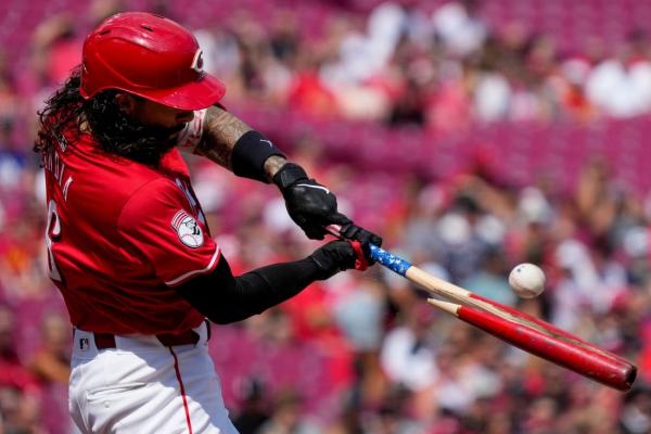 Rece Hinds hits 2 of Reds' 6 homers in beating Marlins thumbnail