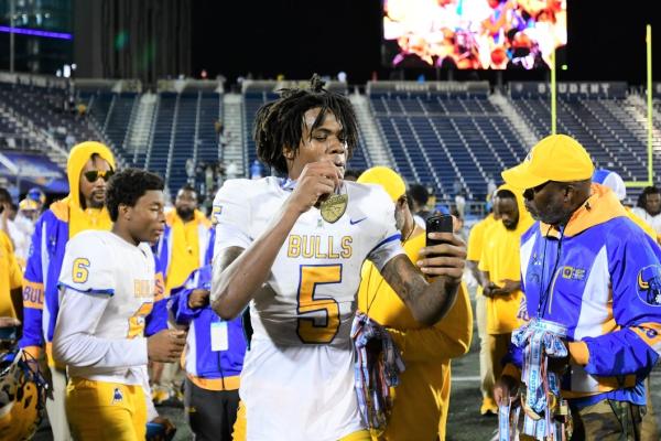 5-star WR Calvin Russell delays signing with Syracuse