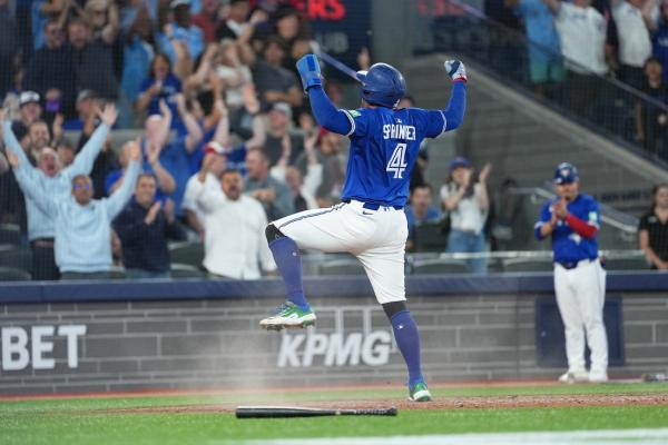 Blue Jays rally late to take rubber match vs. Twins