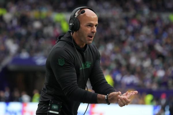 Robert Saleh joins Packers in 'fluid' role thumbnail