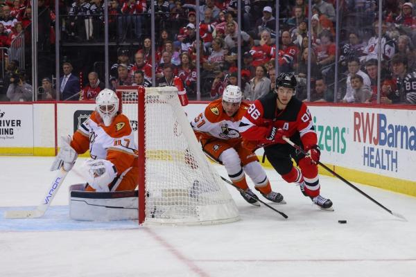 Stefan Noesen scores twice in Devils’ win over Ducks