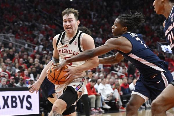 Louisville easily defeats Virginia behind 19 points from Reyne Smith