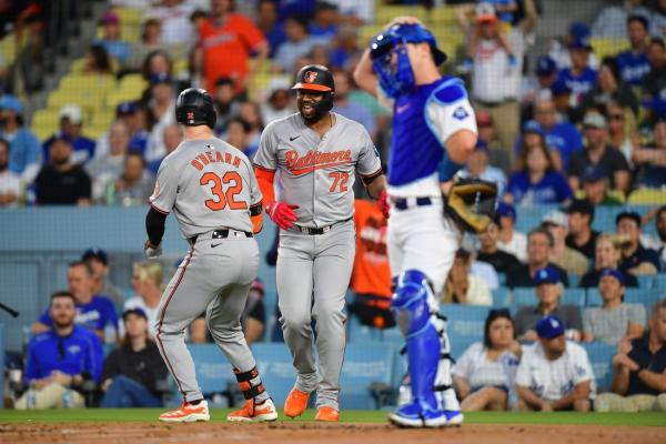 O’s edge Dodgers in battle of big-league heavyweights