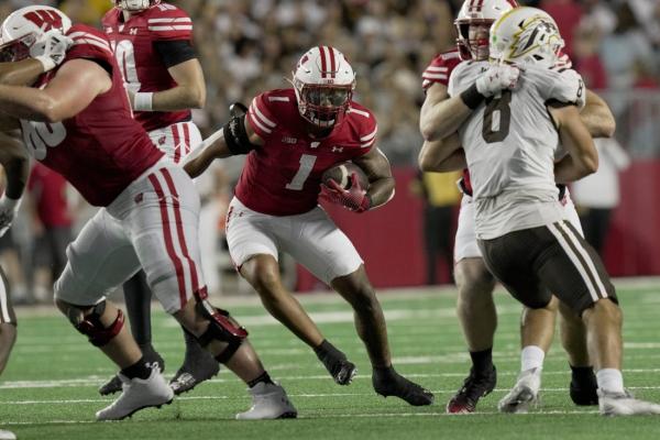 After comeback win, Wisconsin preps for FCS South Dakota