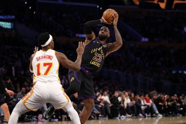 After dominant outing from deep, Lakers take aim at Hornets