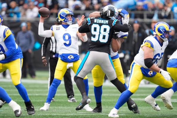 Panthers use turnovers to knock Rams from perch atop NFC