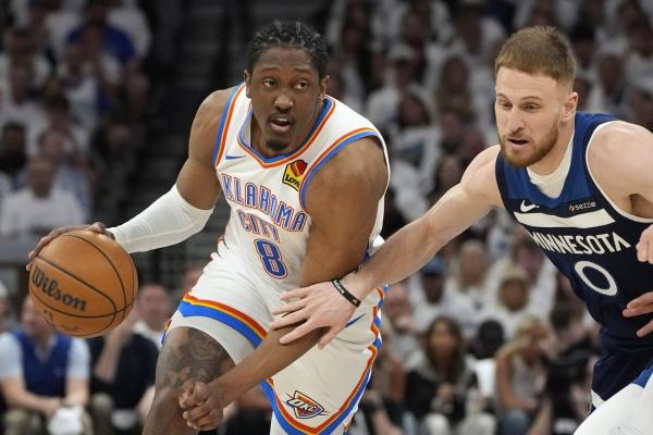 Thunder hold off Wolves' rally, head home up 3-1