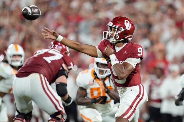 Shaky QBs in spotlight as No. 21 Oklahoma visits Auburn