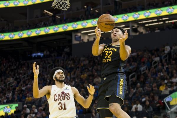 Streaking Cavaliers cruise to win over Warriors thumbnail