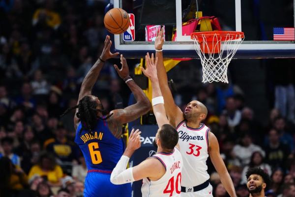 Nuggets spread scoring around in easy win vs. Clippers