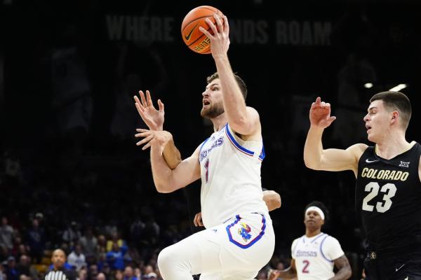 Hunter Dickinson erupts for 32 points to push Kansas past Colorado