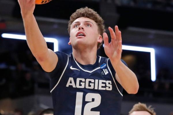 Mason Falslev’s big night pushes Utah State past Iowa