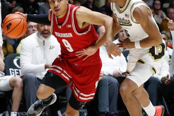 No. 11 Wisconsin, Oregon put winning streaks on the line