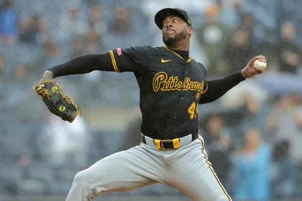 Red Sox adding Aroldis Chapman on 1-year deal thumbnail