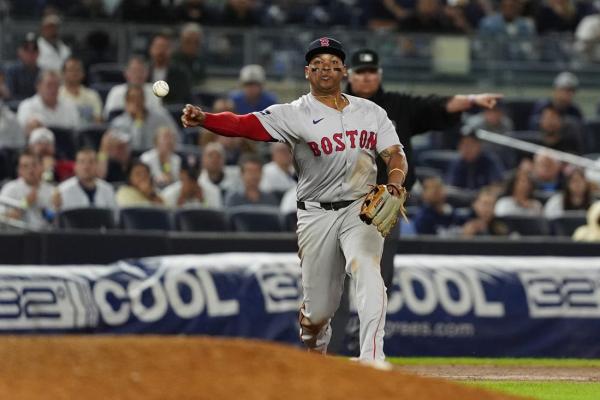 Red Sox All-Star 3B Rafael Devers (shoulder) goes on IL, ending season thumbnail