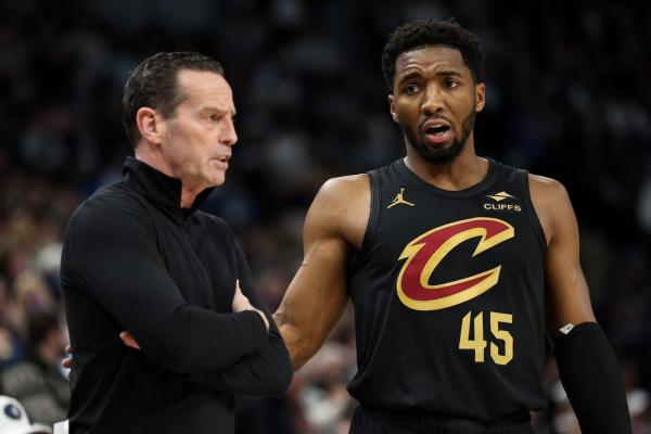 Donovan Mitchell has big night as Cavaliers down Timberwolves