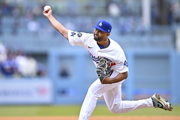 White Sox claim RHP Yoendrys Gomez from Dodgers