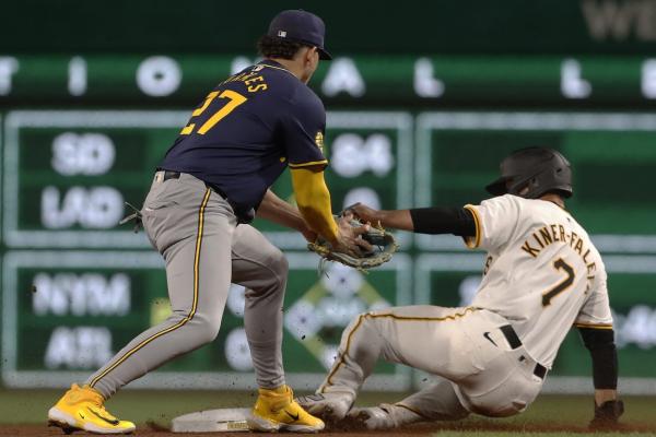 Pirates manage just three hits, still edge Brewers thumbnail