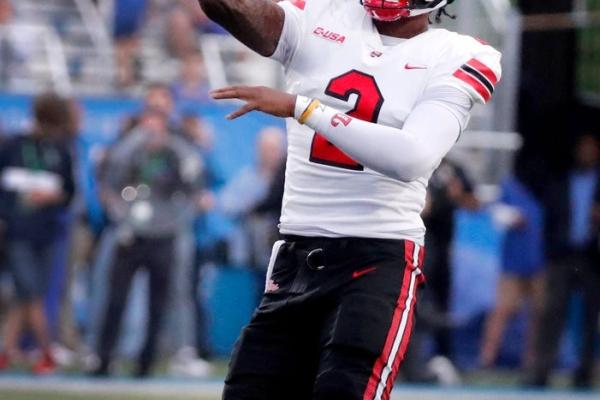 Report: Journeyman QB TJ Finley hits portal, seeks 7th year of eligibility