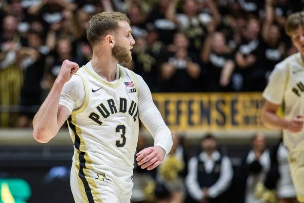 Braden Smith moves up assist list as No. 1 Purdue subdues Evansville
