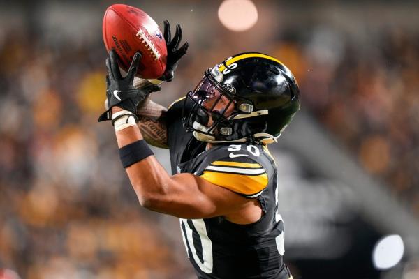 Report: Steelers place 2nd-round tender on RB Jaylen Warren