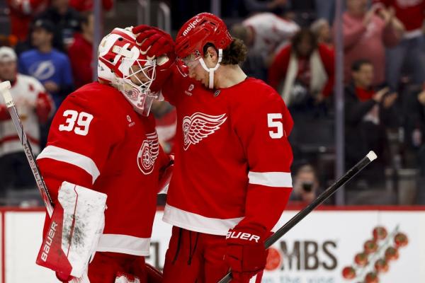 Confident Red Wings take aim at visiting Kings