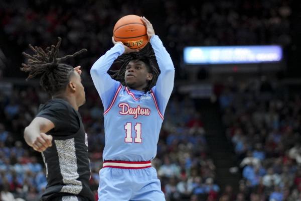 UConn lands transfer G Malachi Smith from Dayton