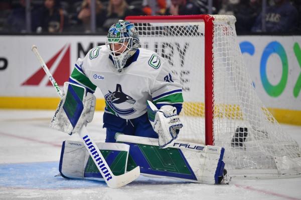 Penguins acquire goaltender Arturs Silovs in trade with Canucks
