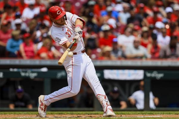 Tyler Stephenson powers Reds past Rockies thumbnail