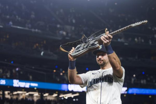 MLB roundup: Cal Raleigh hits No. 50, M’s top Padres