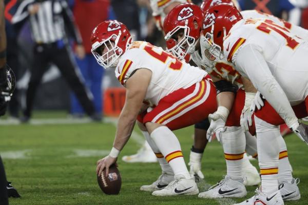 Reports: Chiefs make Creed Humphrey highest-paid center in NFL