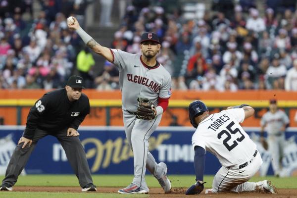 Guardians win third straight over 1st-place Tigers after 4-run 10th inning