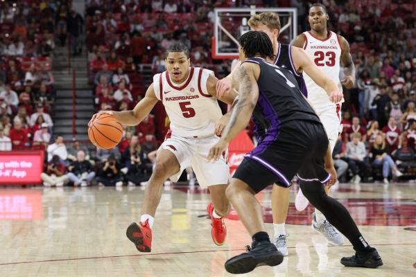 No. 21 Arkansas delivers bounce-back blowout win over Central Arkansas