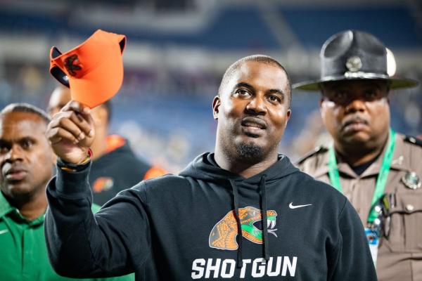 Reports: FIU hiring Duke assistant Willie Simmons as head coach