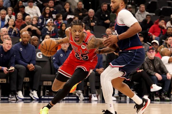 Bulls end five-game skid against short-handed Clippers