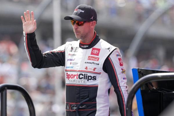 Denny Hamlin signs multiyear extension with JGR