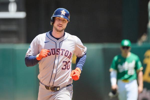 Astros reinstate OF Kyle Tucker (shin fracture)