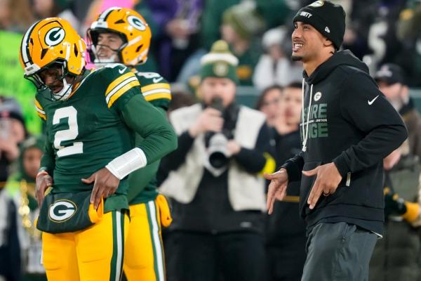 Packers dispel QB1 doubt, plan to stay with Jordan Love