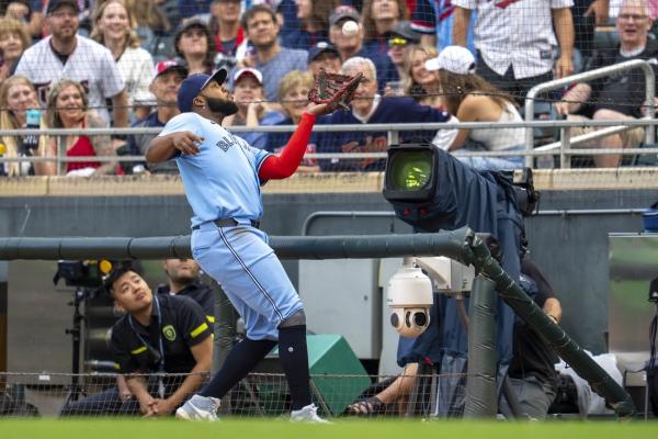 Two homers spark Blue Jays’ comeback against Twins