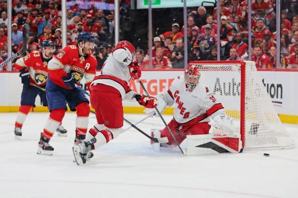 Frederik Andersen blanks Panthers to keep Canes alive