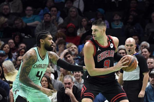 Bulls win in OT, hand Hornets eighth straight loss