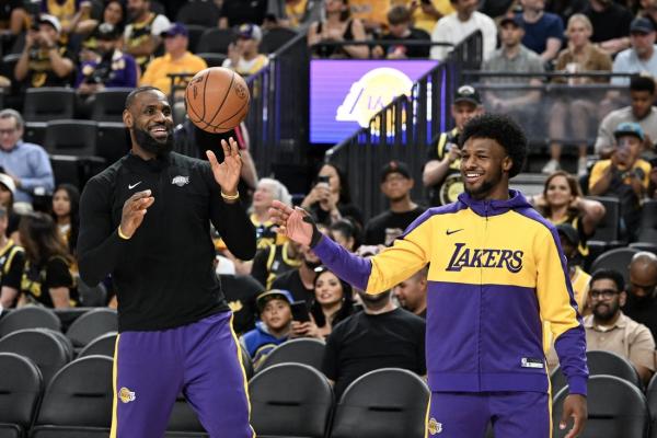 Lights on LeBron, Bronny James as Lakers open vs. Wolves thumbnail