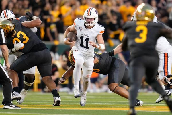 Jackson Arnold rushes for 137 as Auburn runs past Baylor