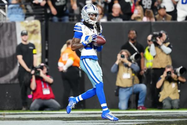 No explanation behind Cowboys WRs sitting out first drive vs. Raiders